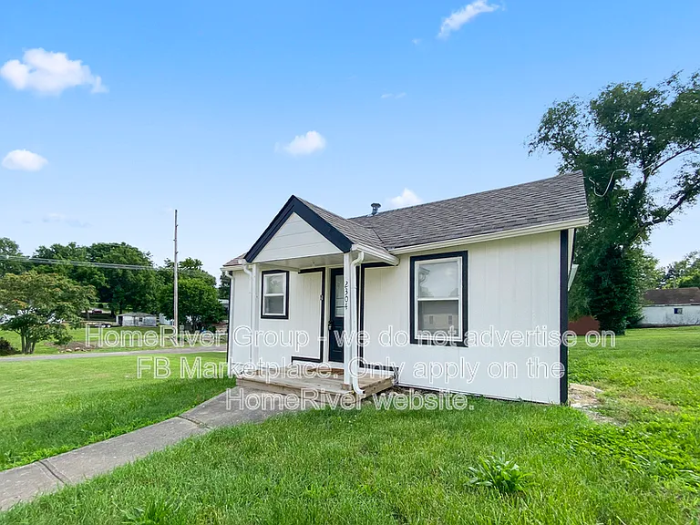 2304 Walnut St — Photo 12
