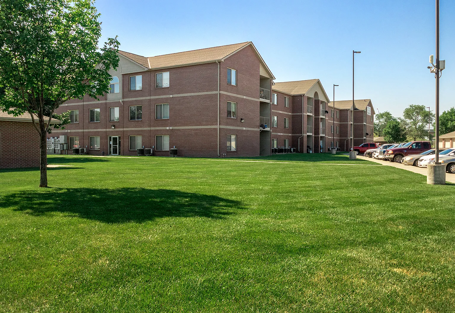 Marshall Apartments — Photo 3