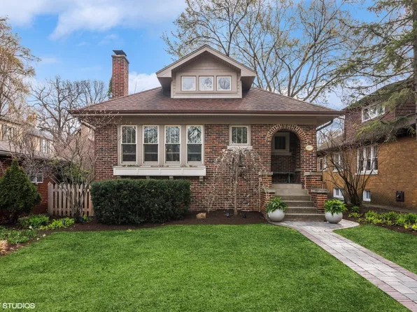 2207 Bennett Ave, Evanston, IL 60201