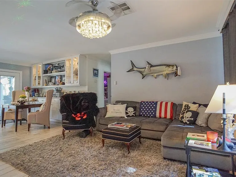 328 Carl Ave — Photo 7