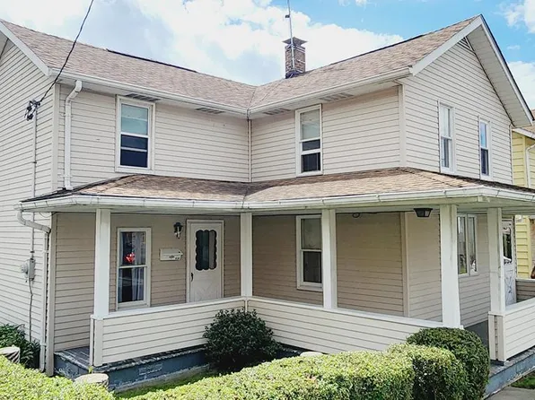 418 10th St, Windber, PA 15963