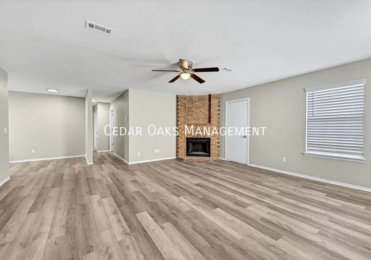 Remodeled Duplex with a Garage! — Photo 2
