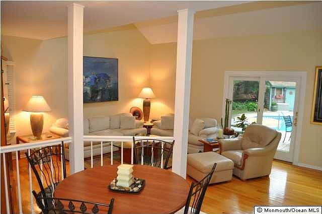 2nd image of 528 Albermarle Rd