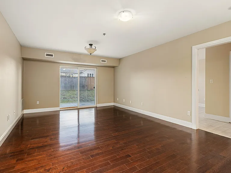 539 Armstrong Rd — Photo 19