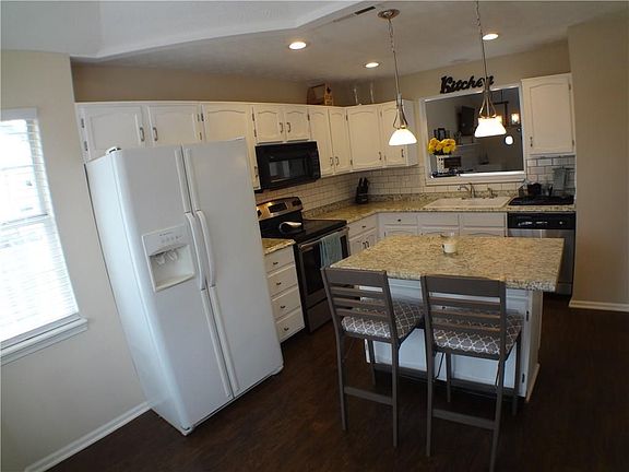 4th image of 7714 Winding Creek Pl