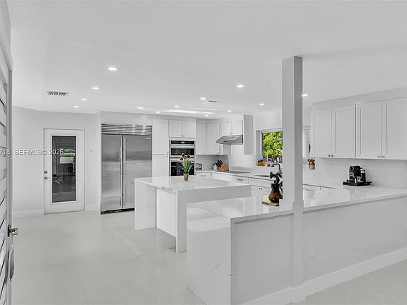 5th image of 5301 SW 190th Ave