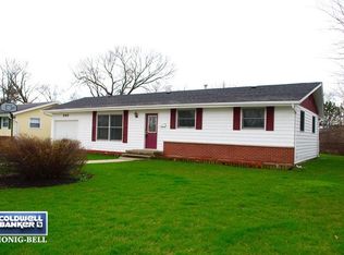 240 Arrowhead Trl, Carol Stream, IL 60188