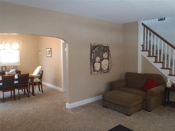 3rd image of 209 Aberdeen Dr