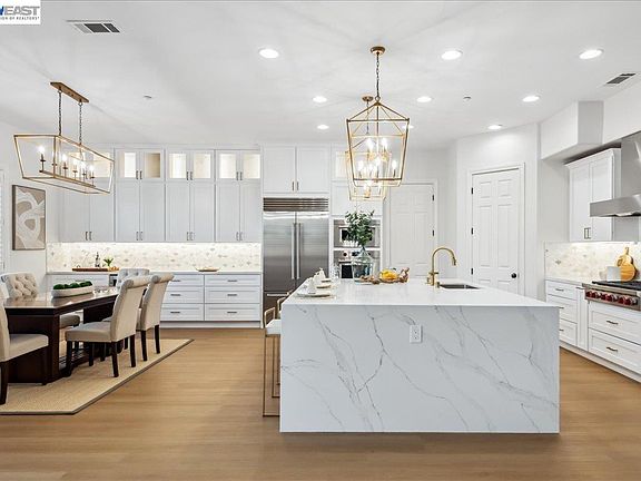 5th image of 2890 Sable Oaks Way