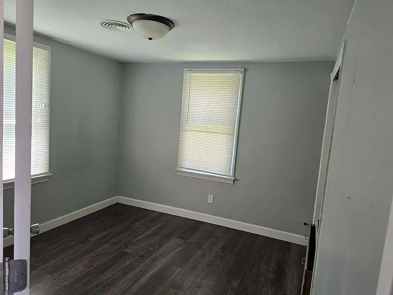 412 Dellwood Ave — Photo 3