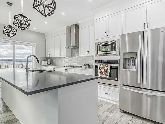 5th image of 612 N Seton Cir SE