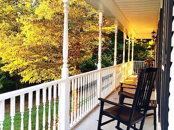 2nd image of 3027 Willow Pond Dr