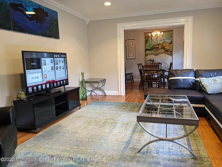 1304 Franklin Ave — Photo 16