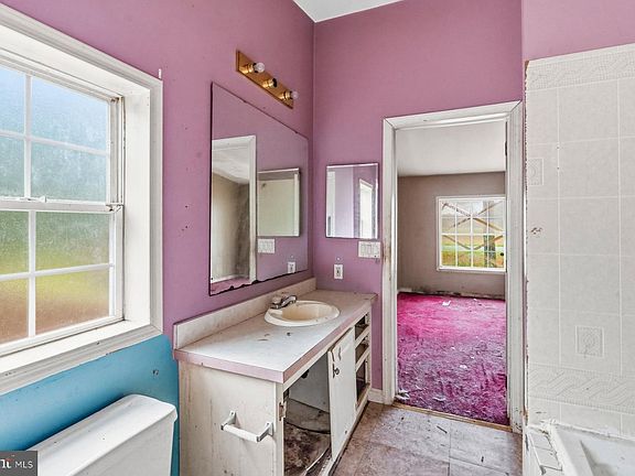 4th image of 8434 Hurleys Neck Rd