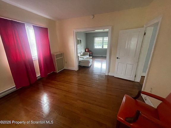 5th image of 1717 Sanderson Ave
