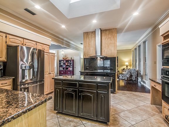 4th image of 5406 Birch Ct