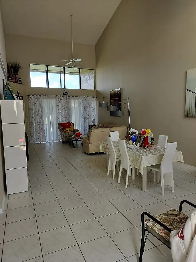 1 bed, 2100 sqft, $1,500 — Photo 3