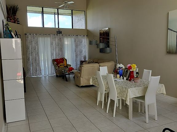 3rd image of 5465 Monterey Cir