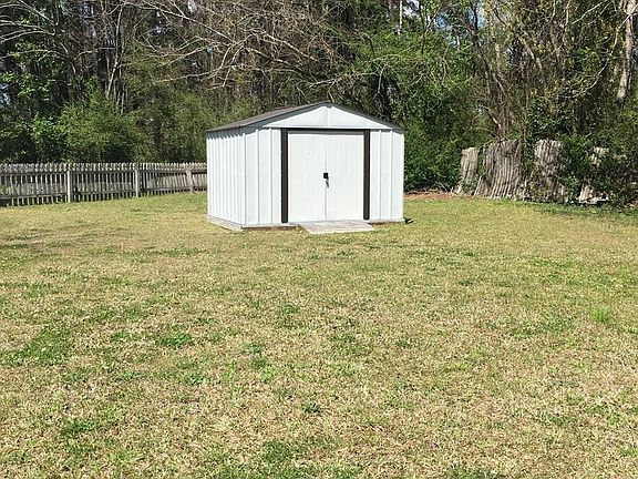 3rd image of 116 Peggy Ct