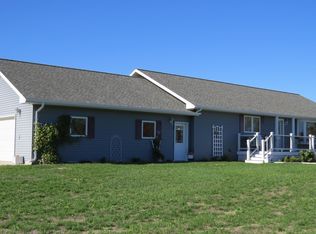 3139 Lakeview Dr, Jamestown, ND 58401