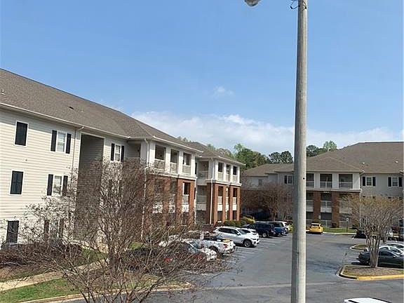 2nd image of 3218 Veterans Memorial Pkwy APT 616