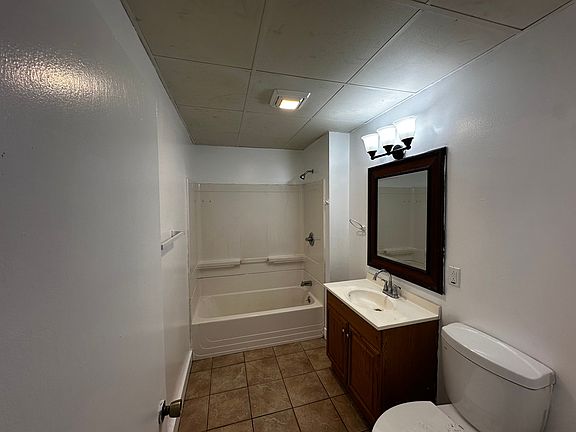 5th image of 1876 Central Ave #201