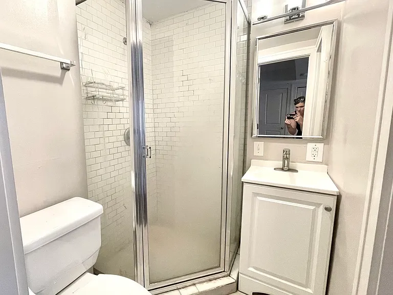 710 W 48th St #204 — Photo 6