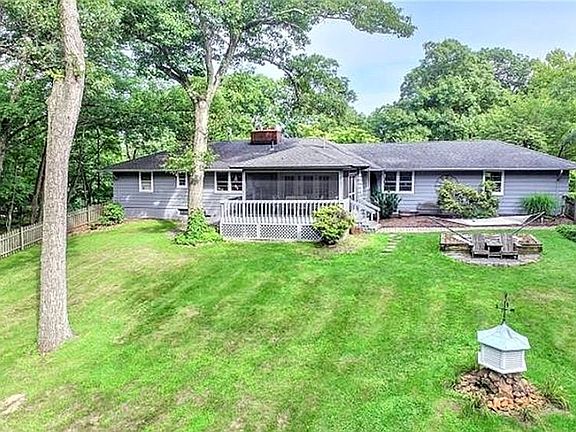 2nd image of 475 Johnston Dr