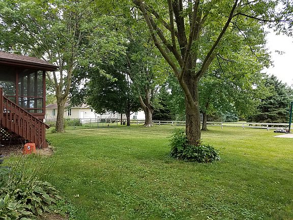 3rd image of 505 Linn Dr