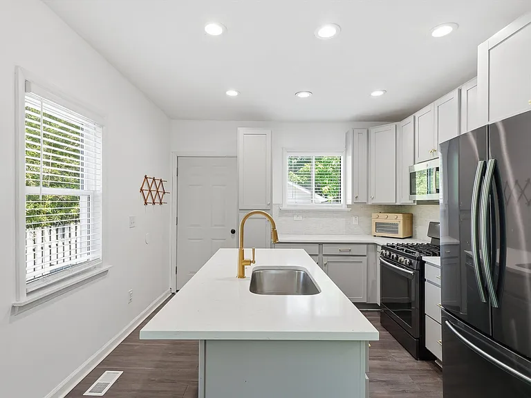 1401 Midland Blvd — Photo 9