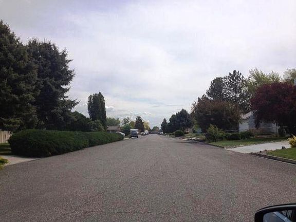 5th image of 905 W 49th Ave