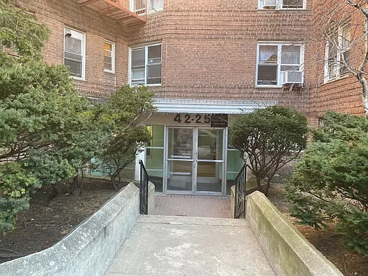 Rented by Silverstein Collection LLC  | media 16