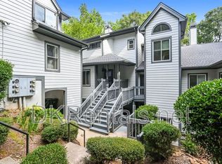 8207 Fairview Blf, Johns Creek, GA 30022