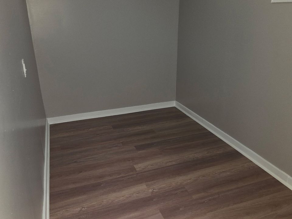 1st image of 220 Metcalfe St