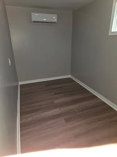 220 Metcalfe St Photo 1