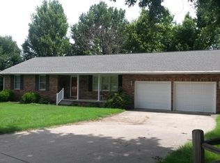 2742 Raney Dr, Vincennes, IN 47591