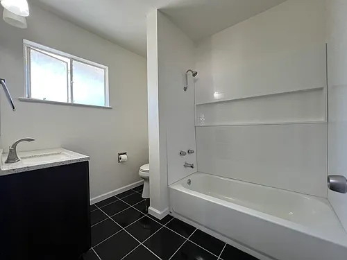 221 Laurel St #7 Photo 1