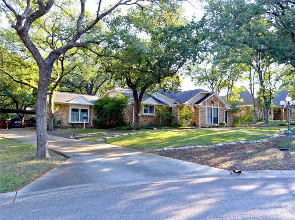 920 Lees Ct, Lewisville, TX 75067