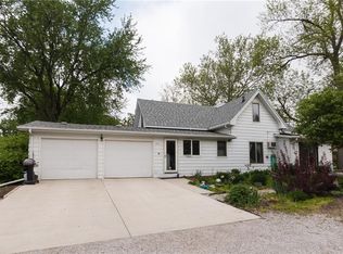 521 6th St, Maxwell, IA 50161