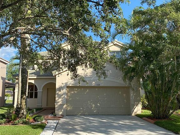 2nd image of 525 Live Oak Ln