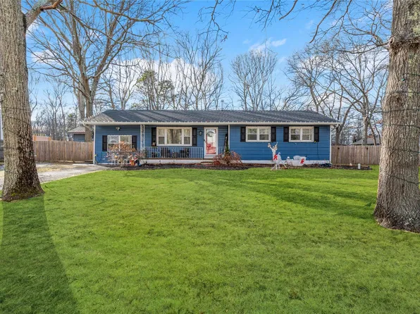 47 W End Avenue, Shirley, NY 11967