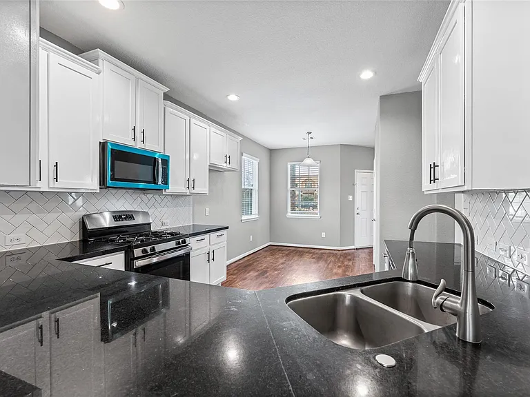 8946 Westfield Glen Ct — Photo 4