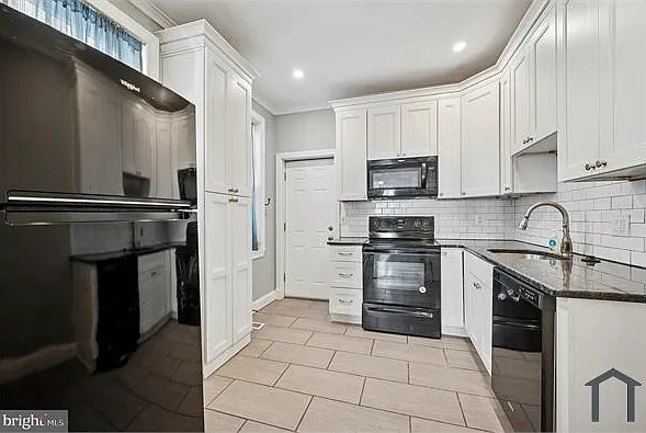 2541 N Cleveland St — Photo 4