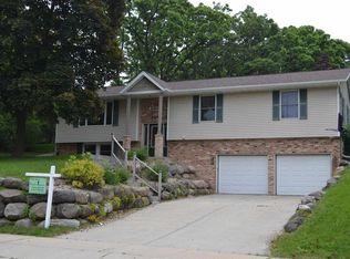 620 E Oak St, Cottage Grove, WI 53527