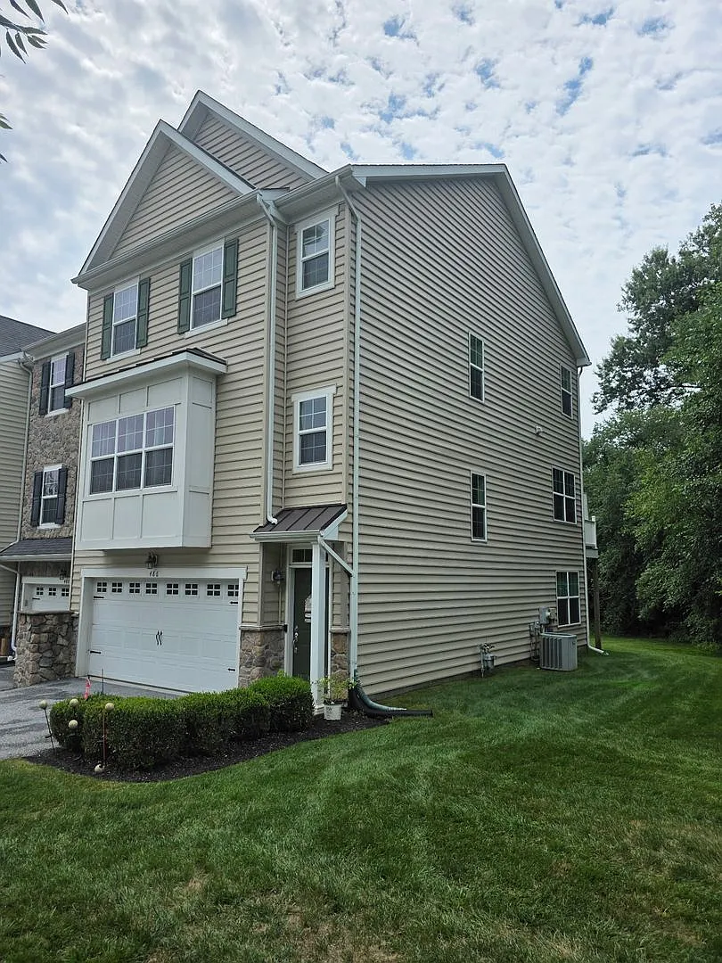 Hudson Village Community — Photo 3