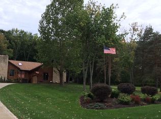 9458 Hoose Rd, Mentor, OH 44060