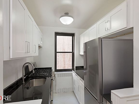 3rd image of 221 E 78th St APT 2B