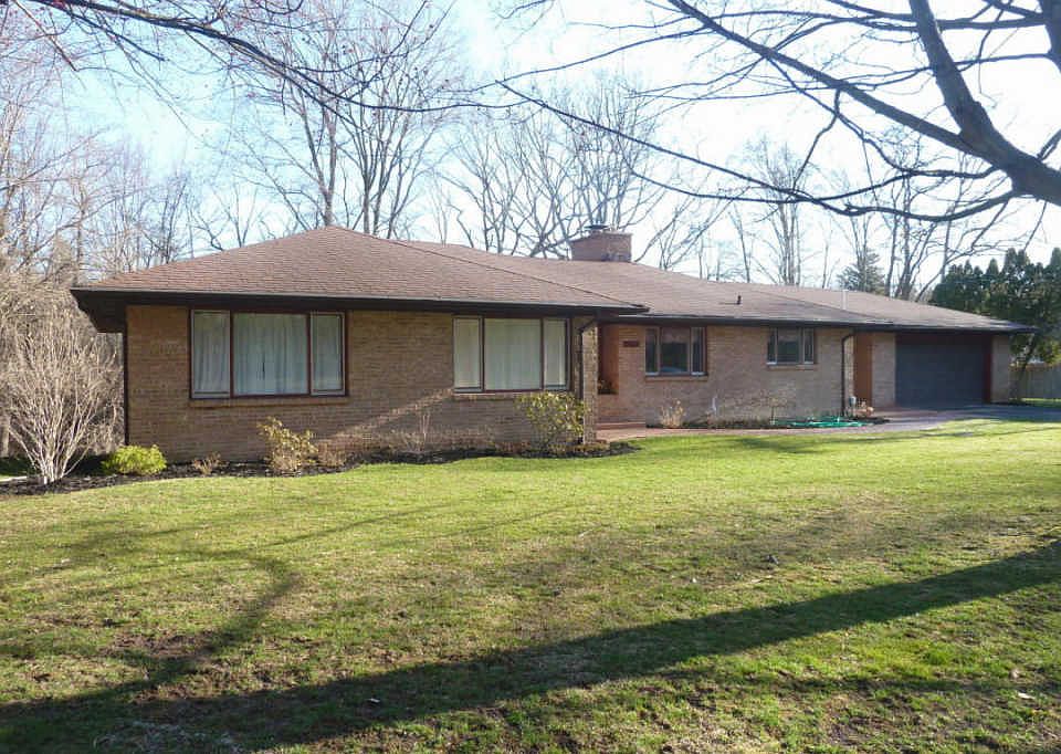 1st image of 3623 Lake Dr SE