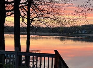 5886 Sunset Rd, Mound, MN 55364