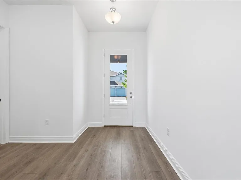 10085 Ballast Dr — Photo 3